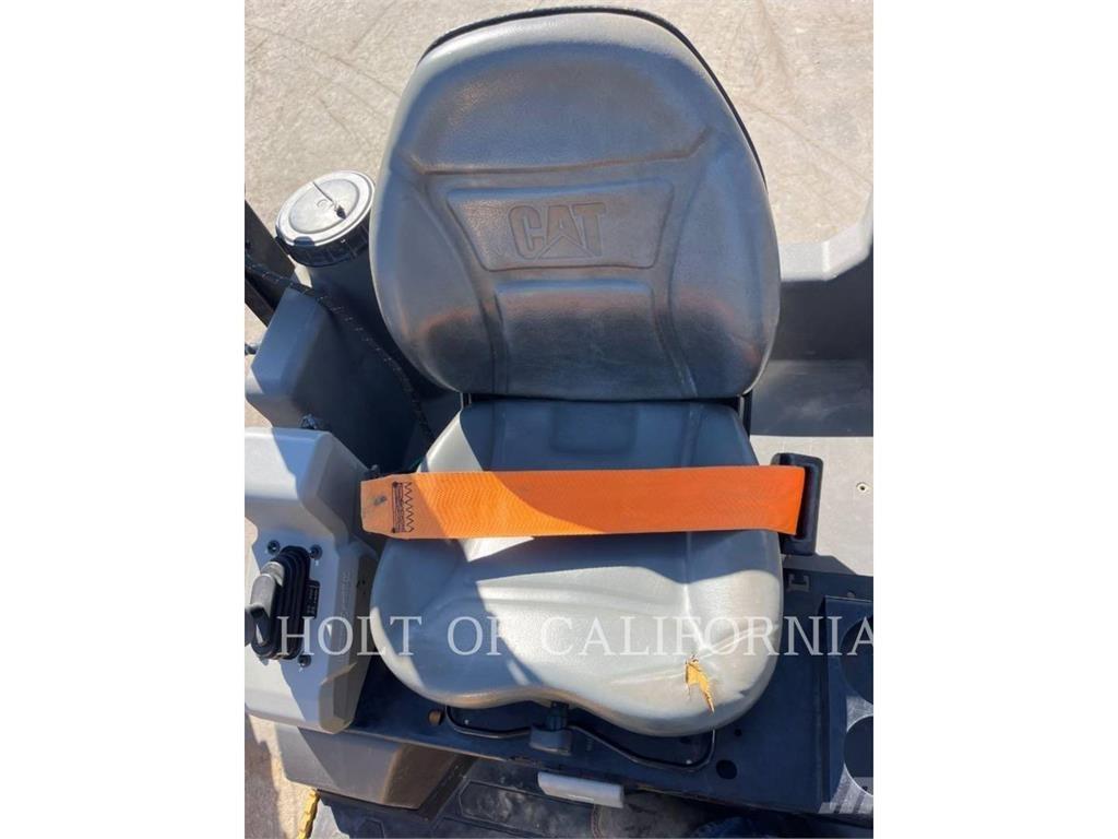 CAT CB4.0 Zemin sıkıştırma makineleri