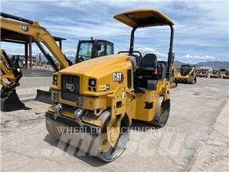 CAT CB4.0 Çift tamburlu silindirler