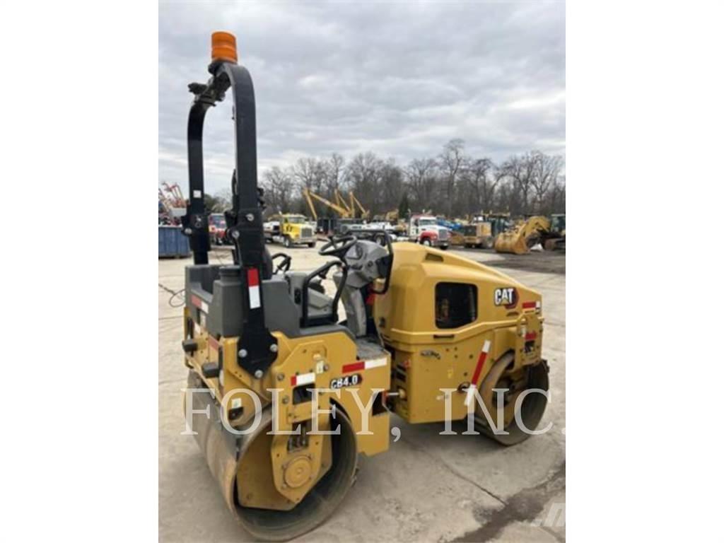 CAT CB4.0-03 Çift tamburlu silindirler