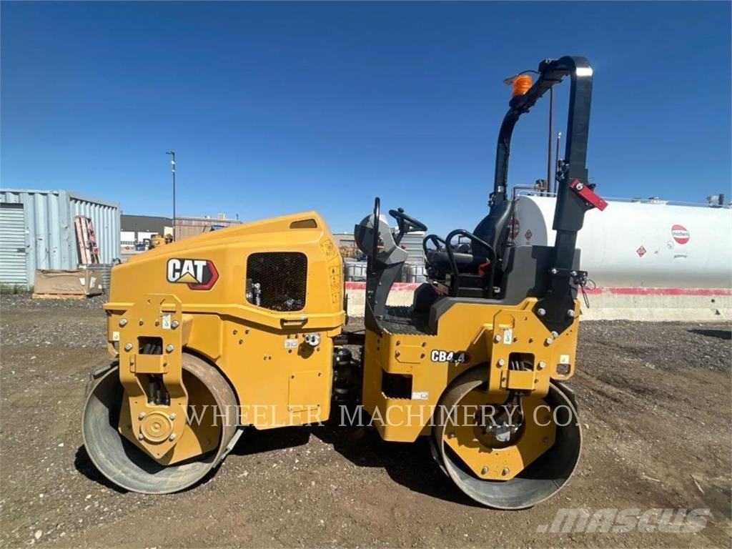 CAT CB4.4 Çift tamburlu silindirler