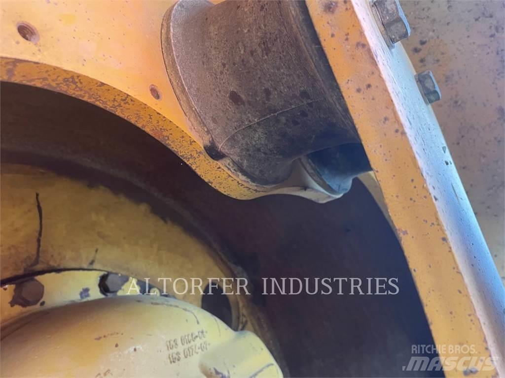CAT CB54B Çift tamburlu silindirler