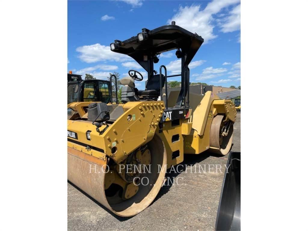 CAT CB64 Çift tamburlu silindirler