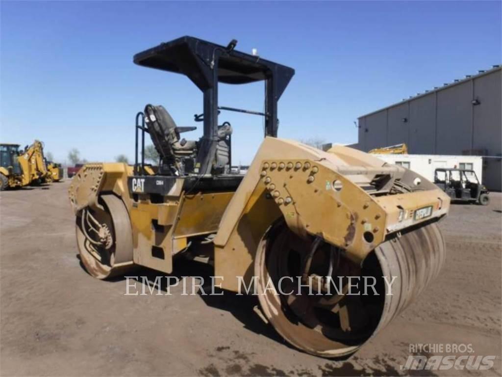 CAT CB64 Çift tamburlu silindirler