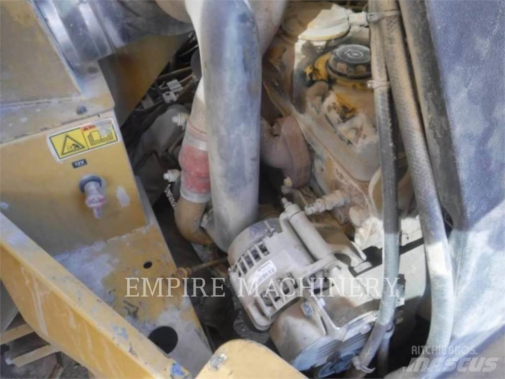 CAT CB64 Çift tamburlu silindirler