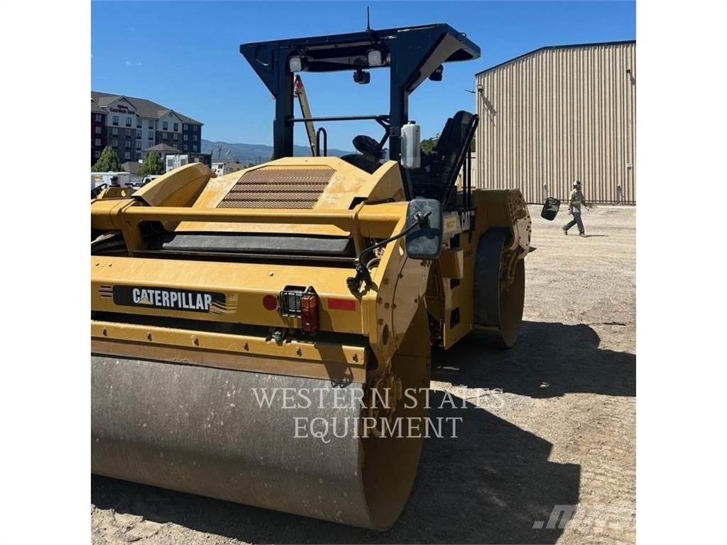 CAT CB64 Çift tamburlu silindirler