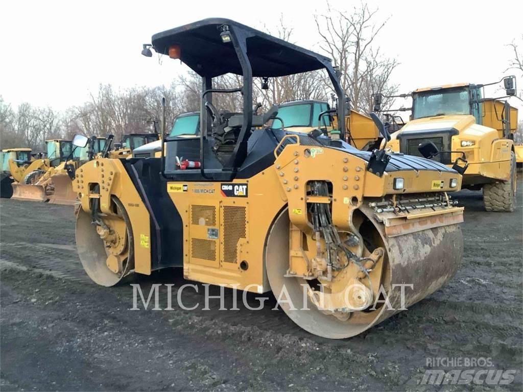 CAT CB64B Çift tamburlu silindirler