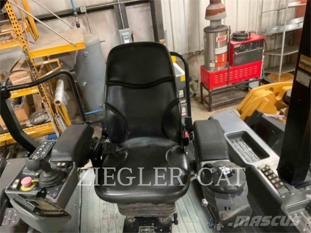 CAT CB68B Zemin sıkıştırma makineleri