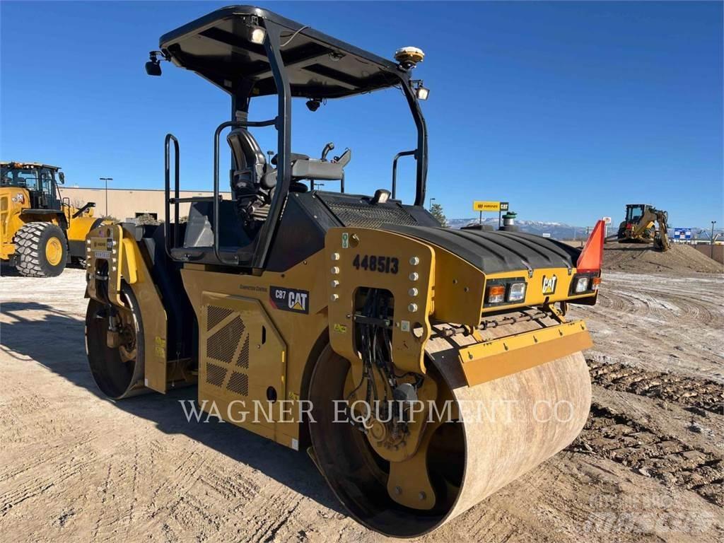 CAT CB7 Zemin sıkıştırma makineleri