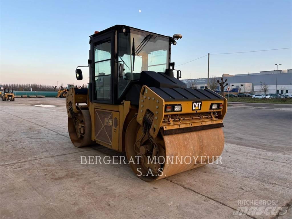 CAT CD10 Zemin sıkıştırma makineleri