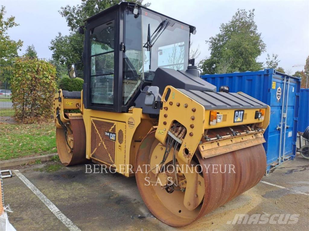 CAT CD54B Zemin sıkıştırma makineleri