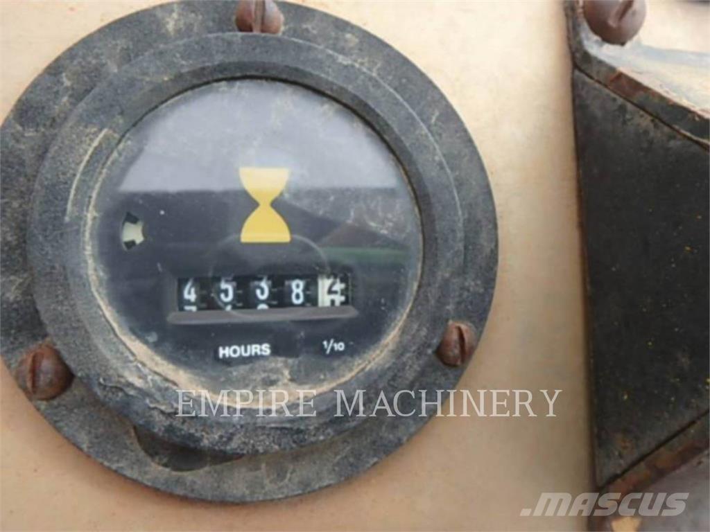 CAT CP323 Tek tamburlu silindirler