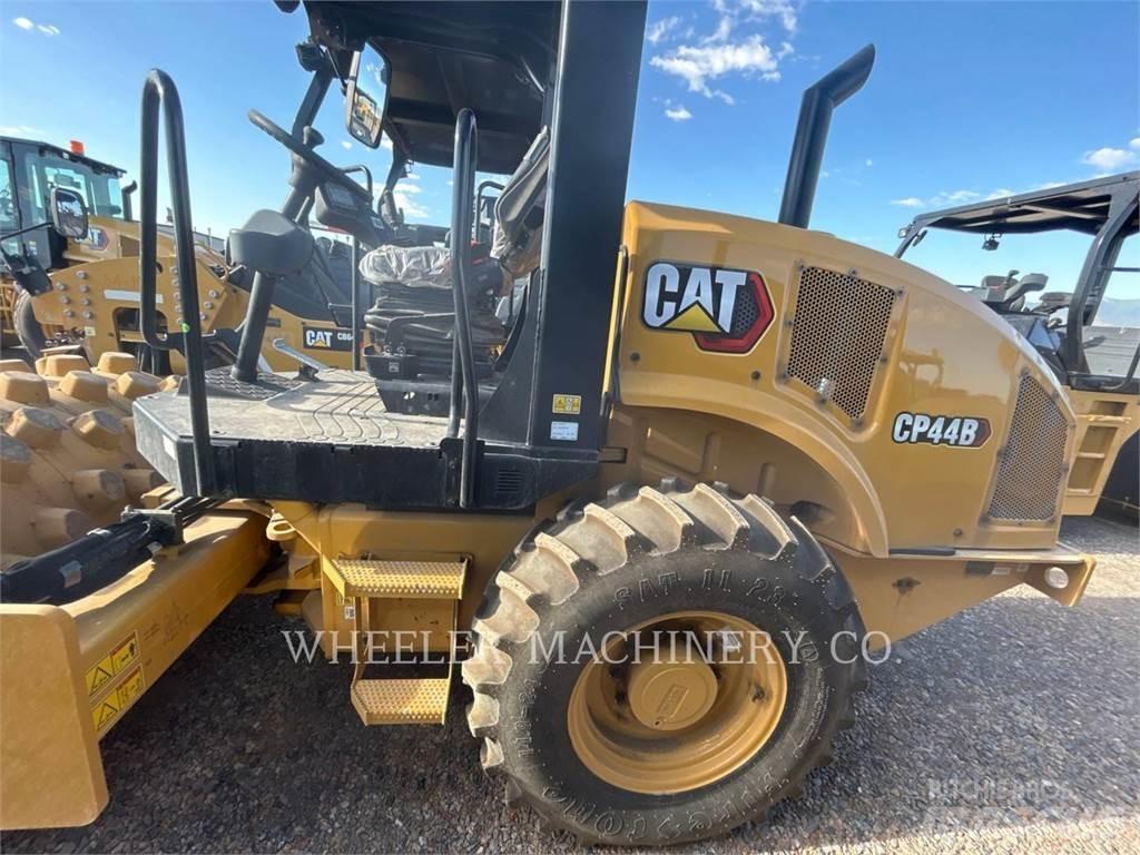 CAT CP44B Tek tamburlu silindirler