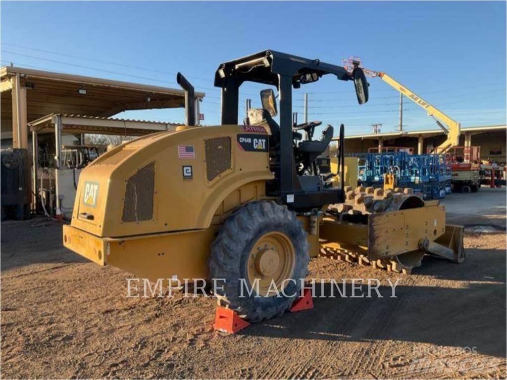 CAT CP44B Tek tamburlu silindirler