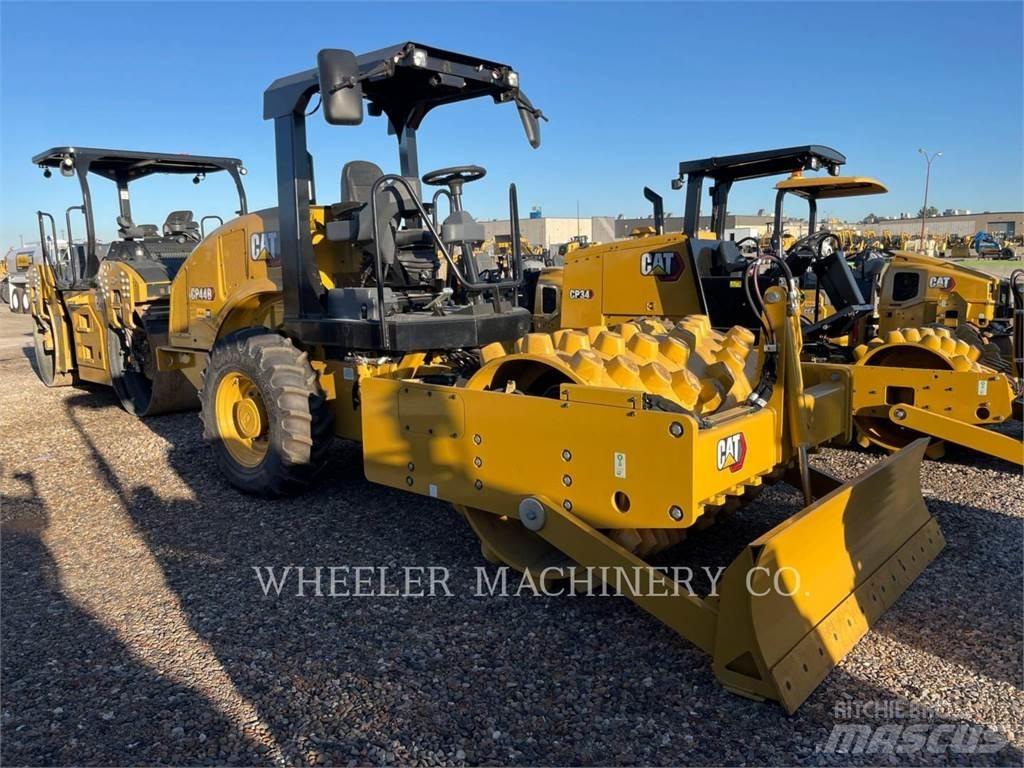 CAT CP44B Tek tamburlu silindirler