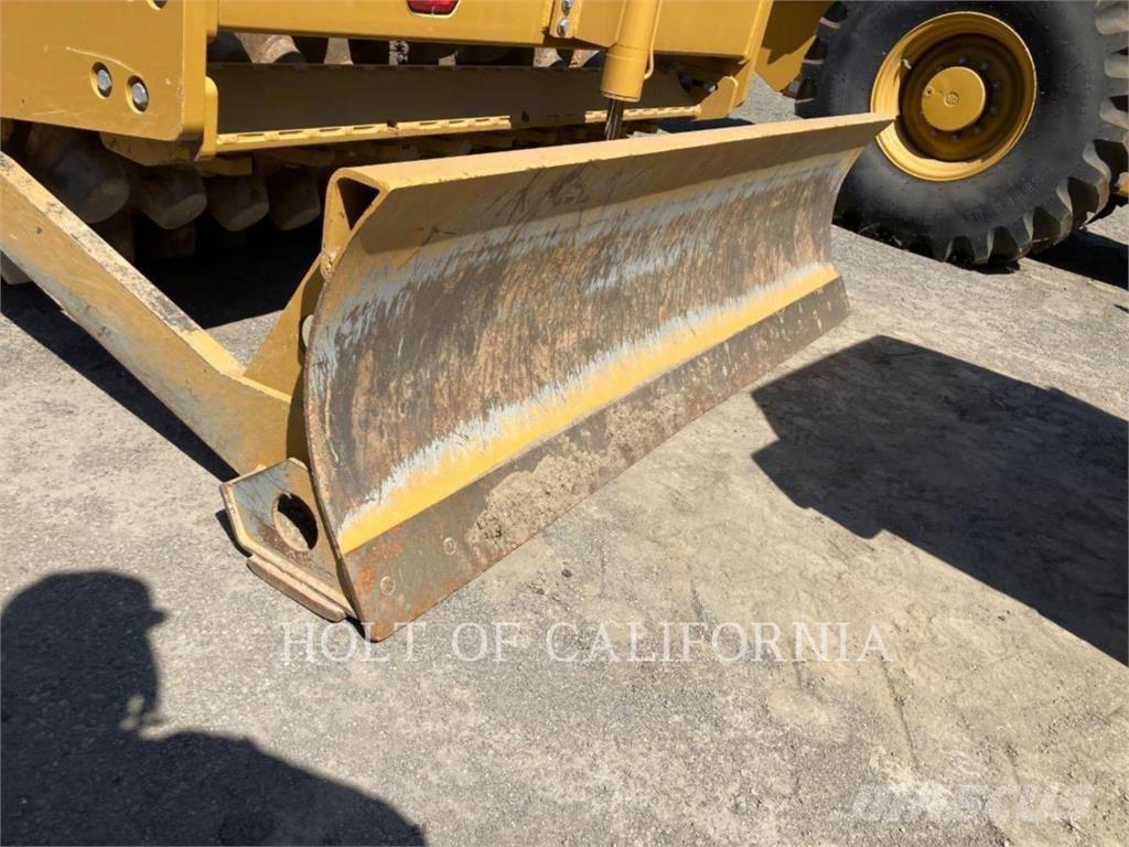 CAT CP56B Tek tamburlu silindirler