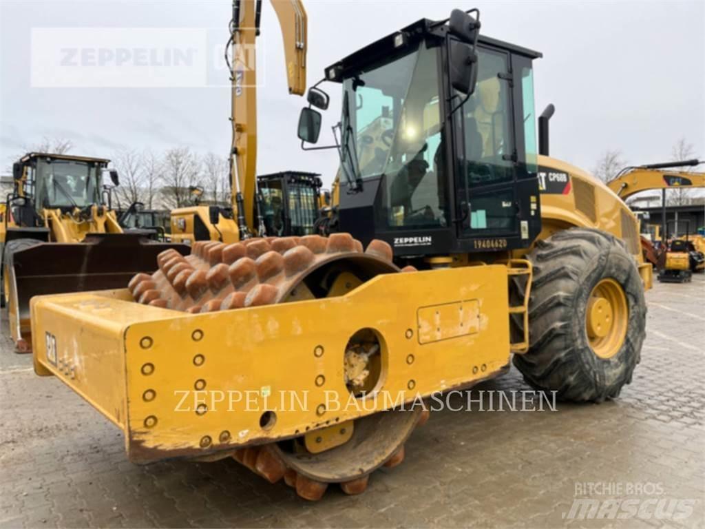 CAT CP68B Zemin sıkıştırma makineleri