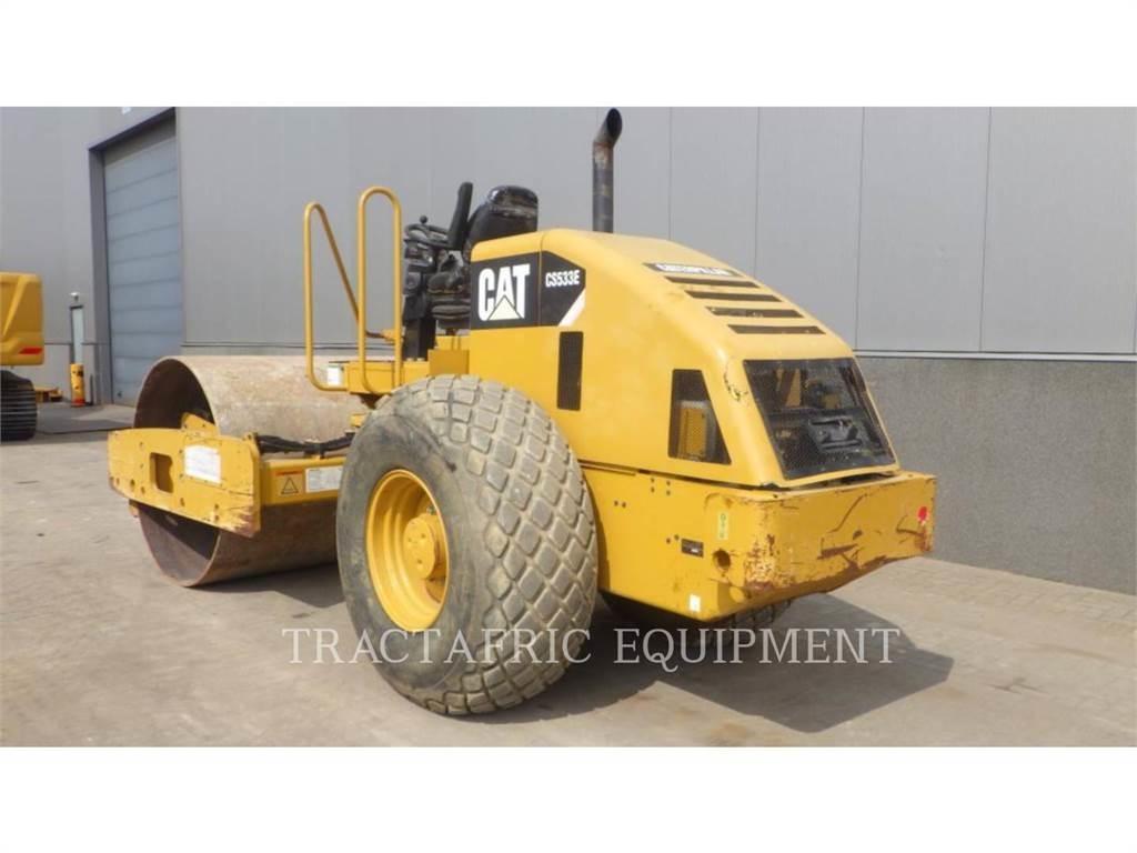 CAT CS-533E Tek tamburlu silindirler