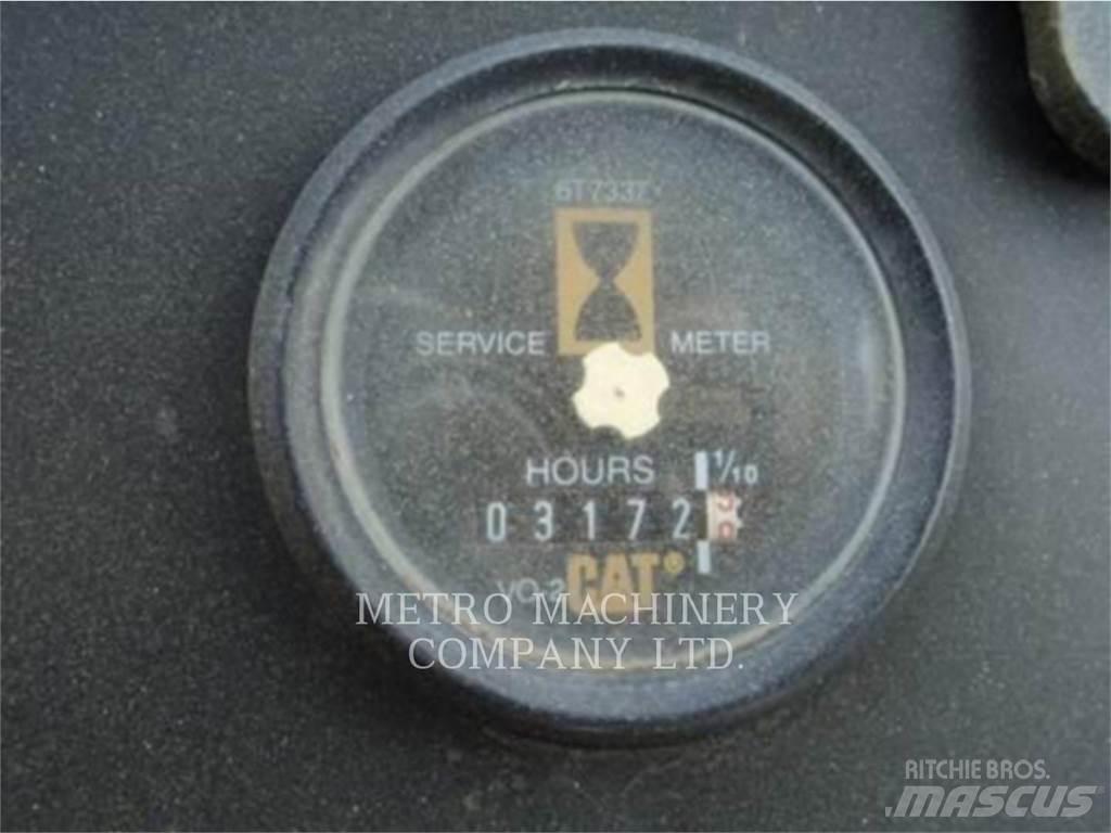 CAT CS-563CAW Tek tamburlu silindirler