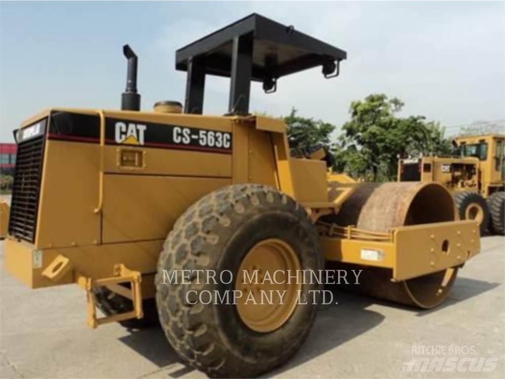 CAT CS-563CAW Tek tamburlu silindirler