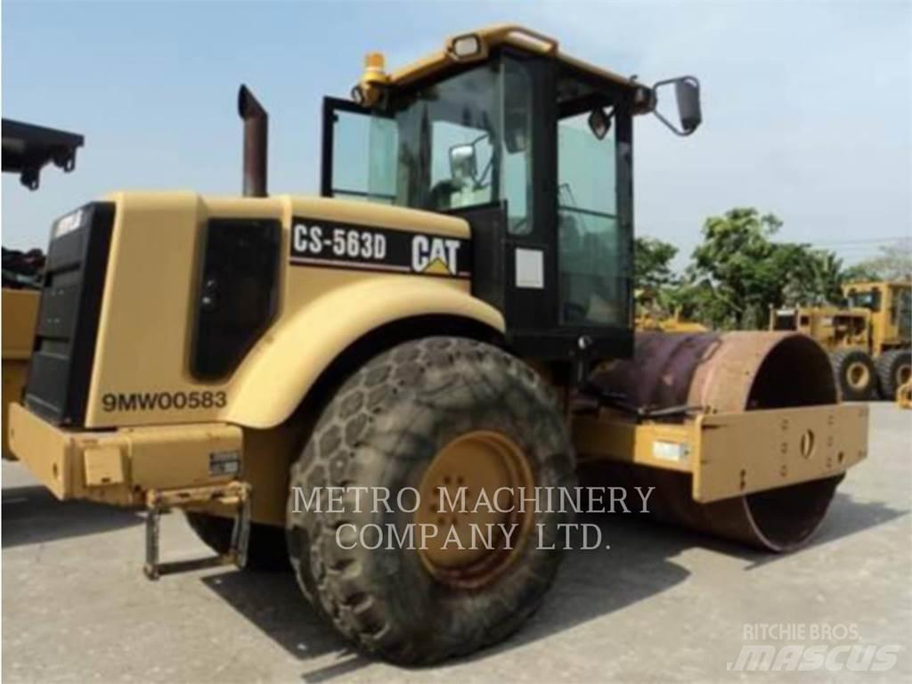 CAT CS-563DAW Tek tamburlu silindirler