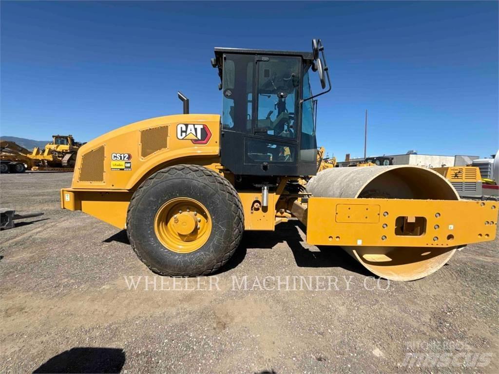 CAT CS12 Tek tamburlu silindirler