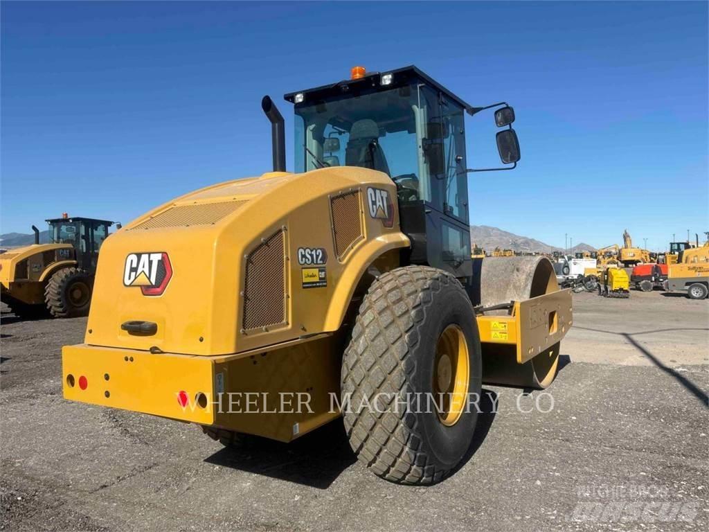 CAT CS12 Tek tamburlu silindirler