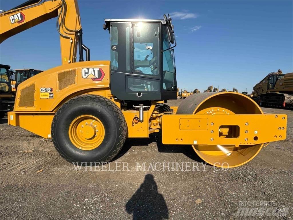 CAT CS12 Tek tamburlu silindirler