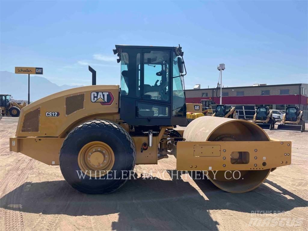 CAT CS12 Tek tamburlu silindirler