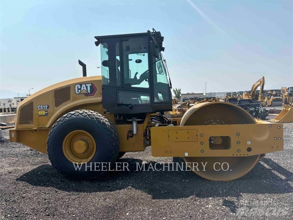 CAT CS12 Tek tamburlu silindirler