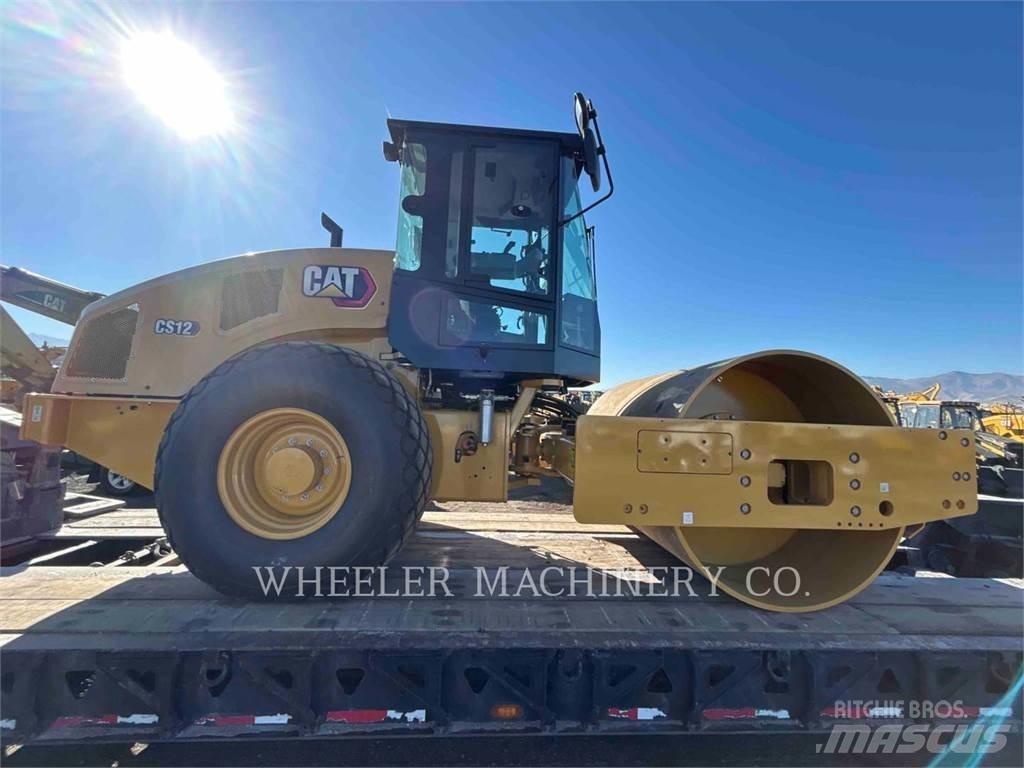 CAT CS12 Tek tamburlu silindirler