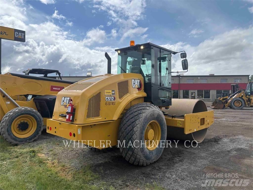 CAT CS12 Tek tamburlu silindirler