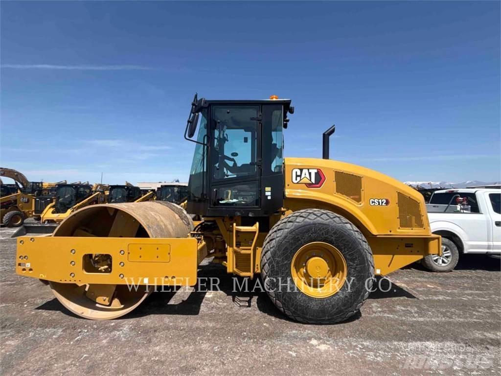 CAT CS12 Tek tamburlu silindirler