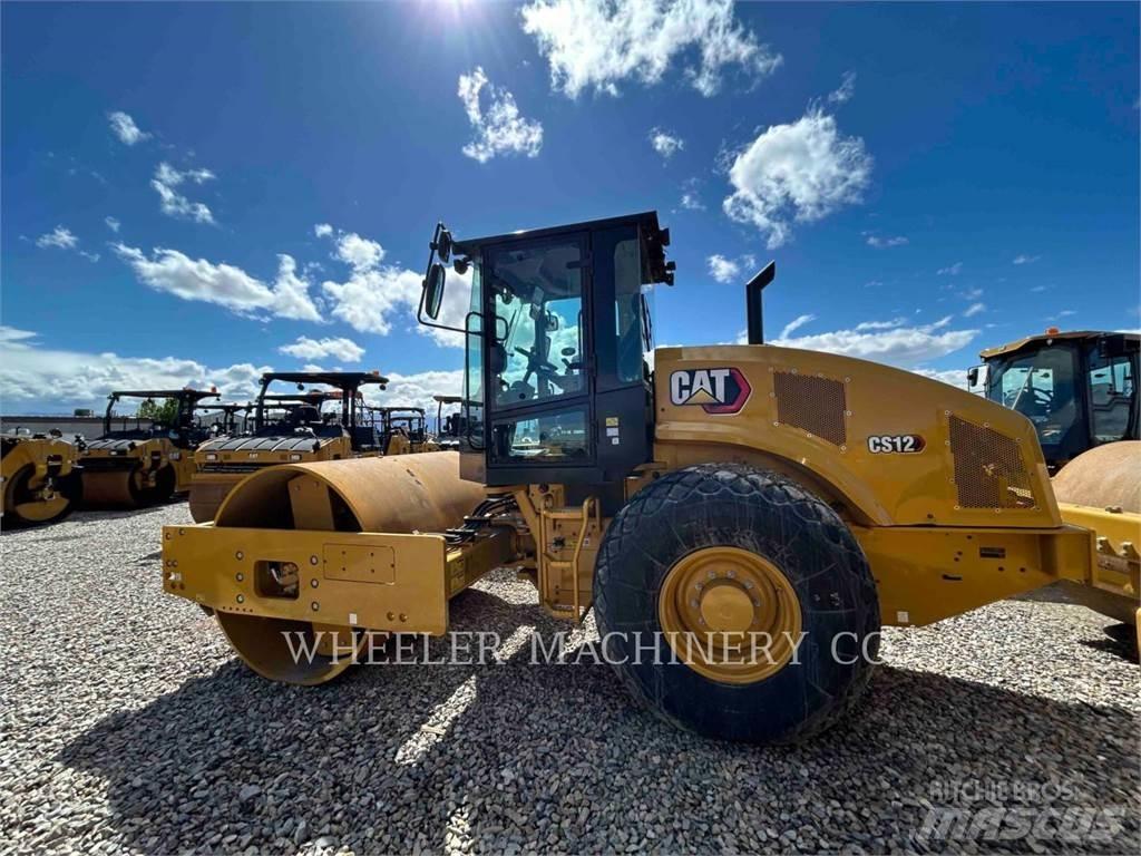CAT CS12 Tek tamburlu silindirler