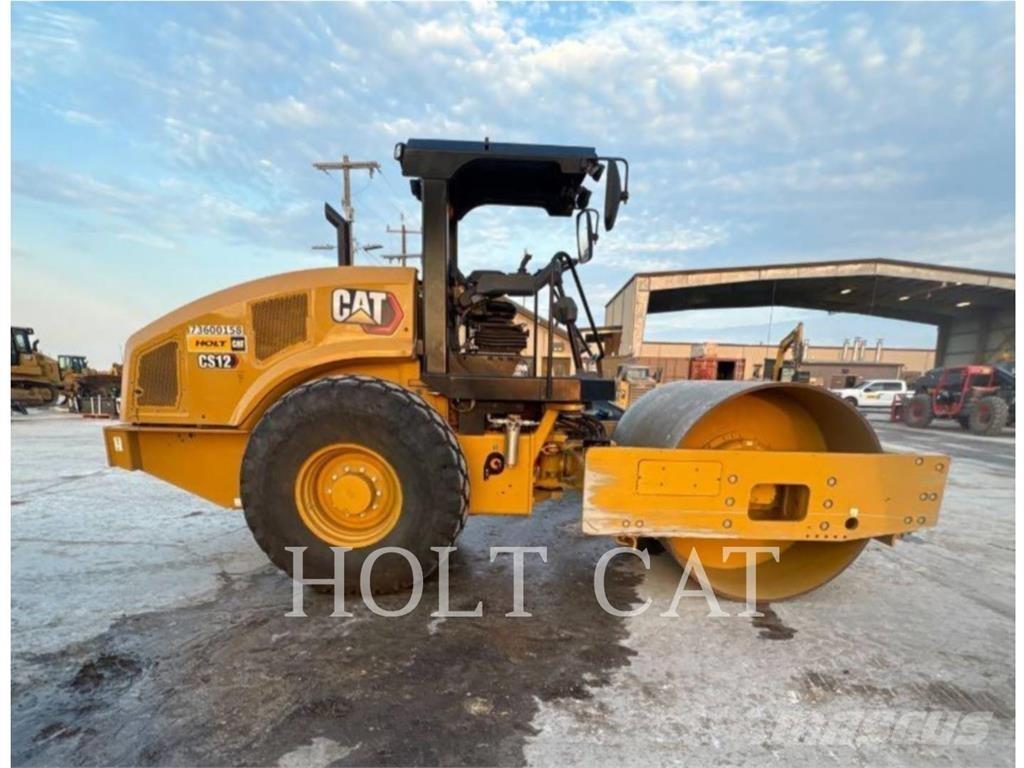 CAT CS12 Tek tamburlu silindirler
