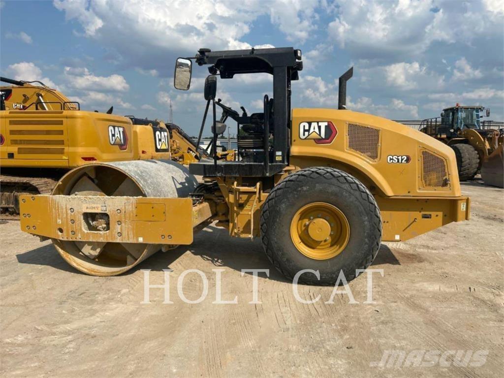 CAT CS12 Tek tamburlu silindirler