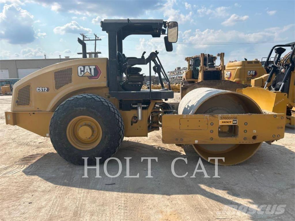 CAT CS12 Tek tamburlu silindirler