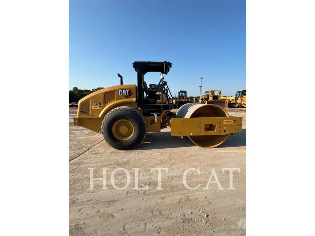 CAT CS12 Tek tamburlu silindirler