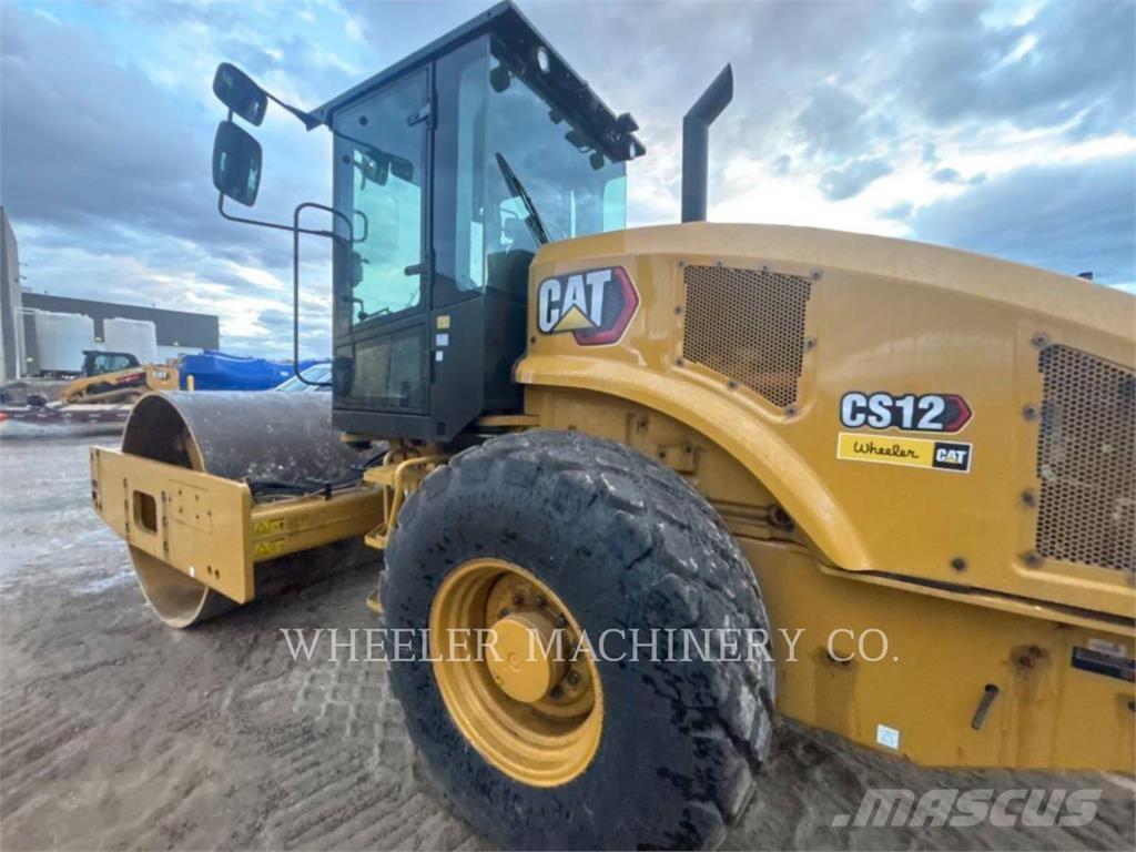 CAT CS12 Tek tamburlu silindirler