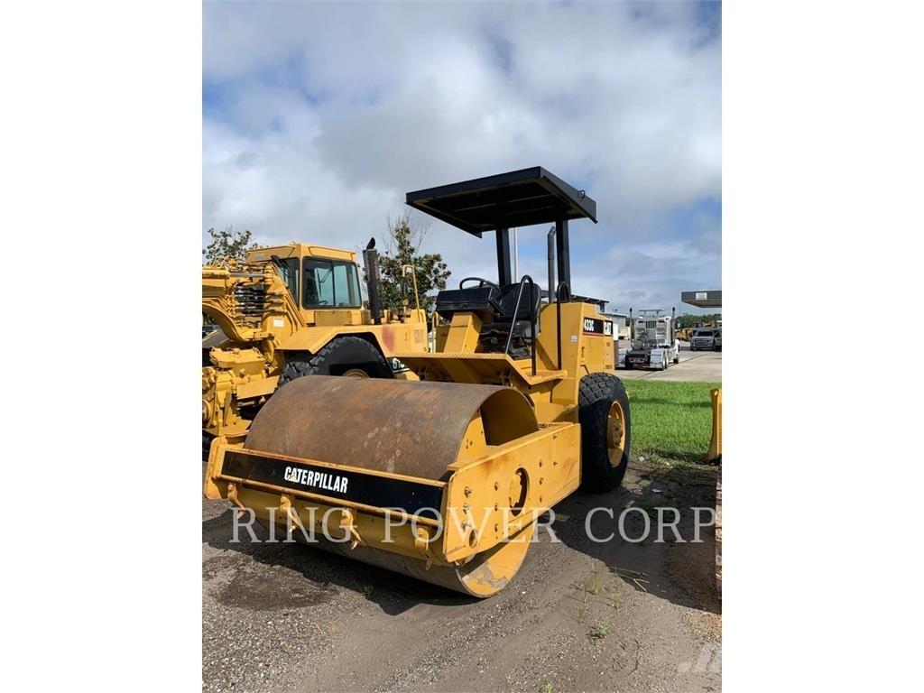 CAT CS433C Çift tamburlu silindirler