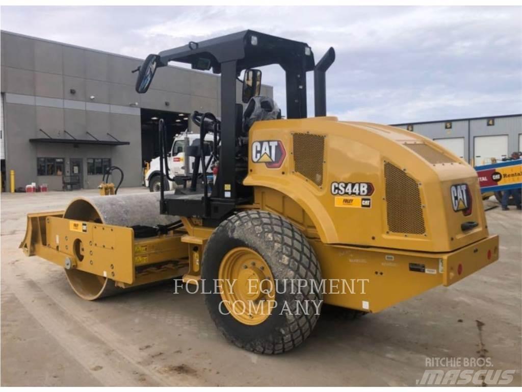 CAT CS44B Zemin sıkıştırma makineleri