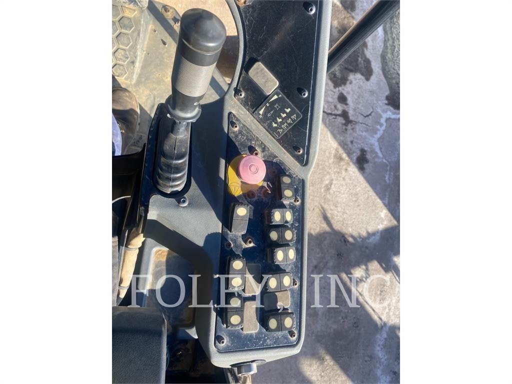 CAT CS44B Tek tamburlu silindirler