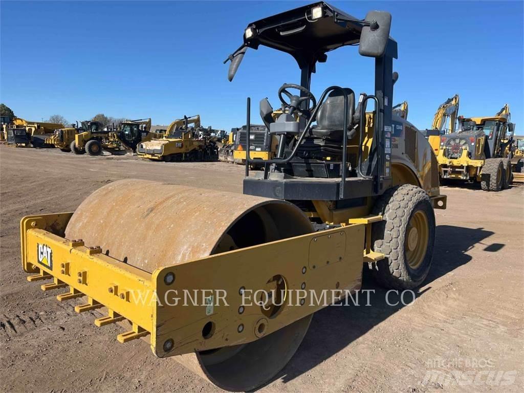 CAT CS44B Zemin sıkıştırma makineleri