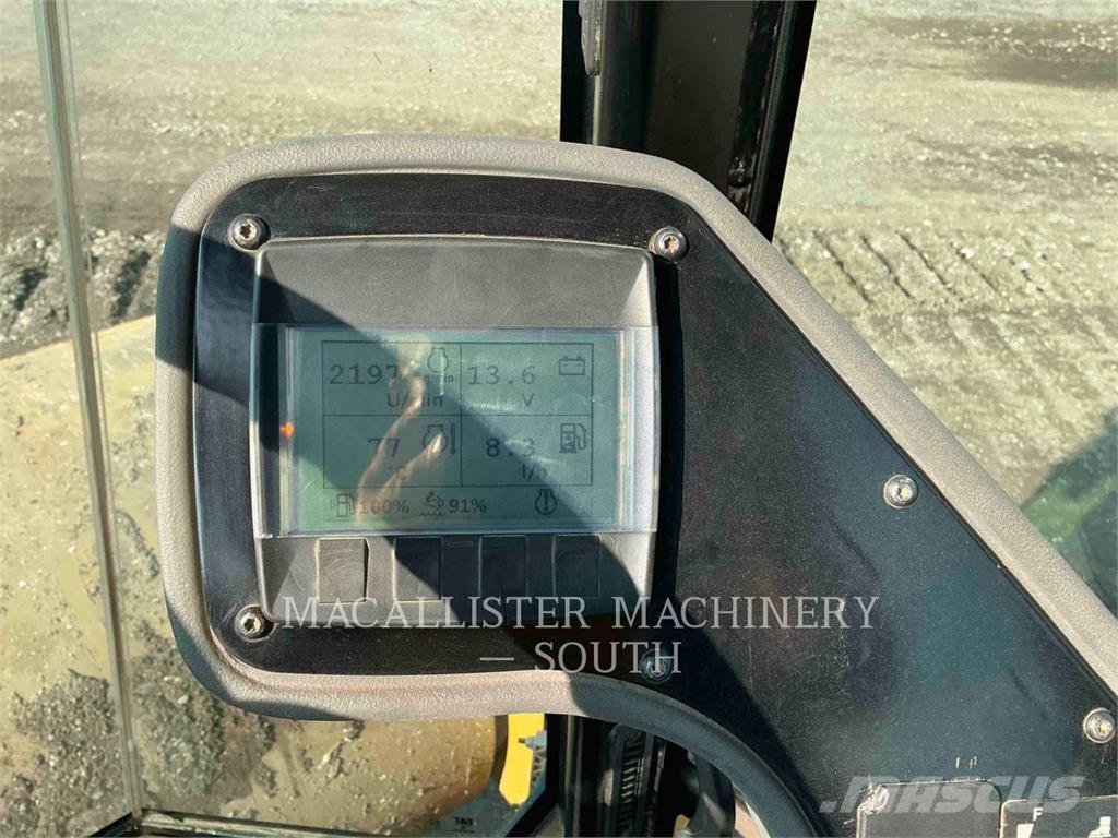 CAT CS44B Tek tamburlu silindirler