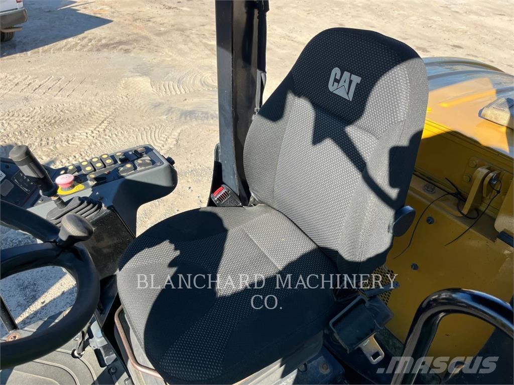 CAT CS44B Tek tamburlu silindirler