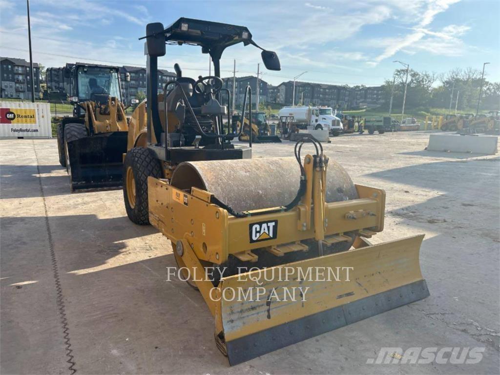 CAT CS44B Zemin sıkıştırma makineleri