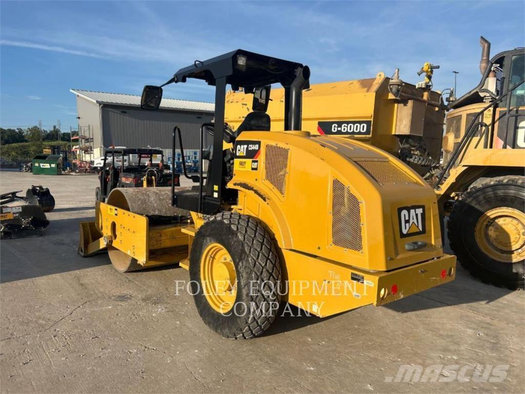 CAT CS44B Zemin sıkıştırma makineleri