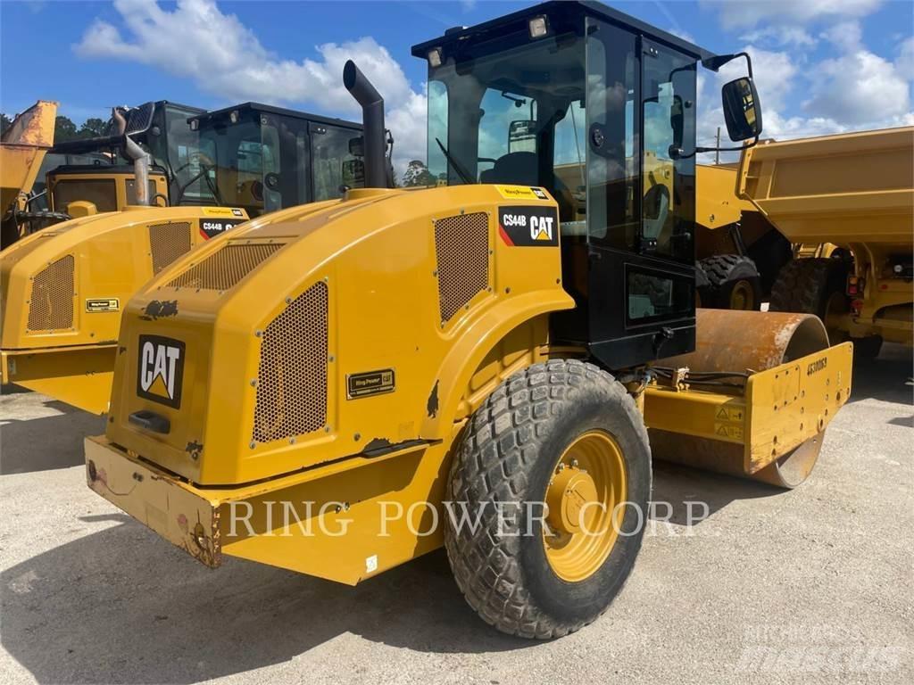 CAT CS44BCAB Çift tamburlu silindirler