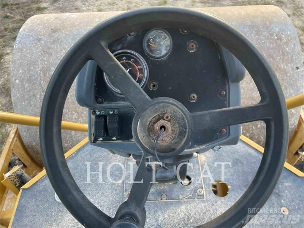 CAT CS54 Tek tamburlu silindirler