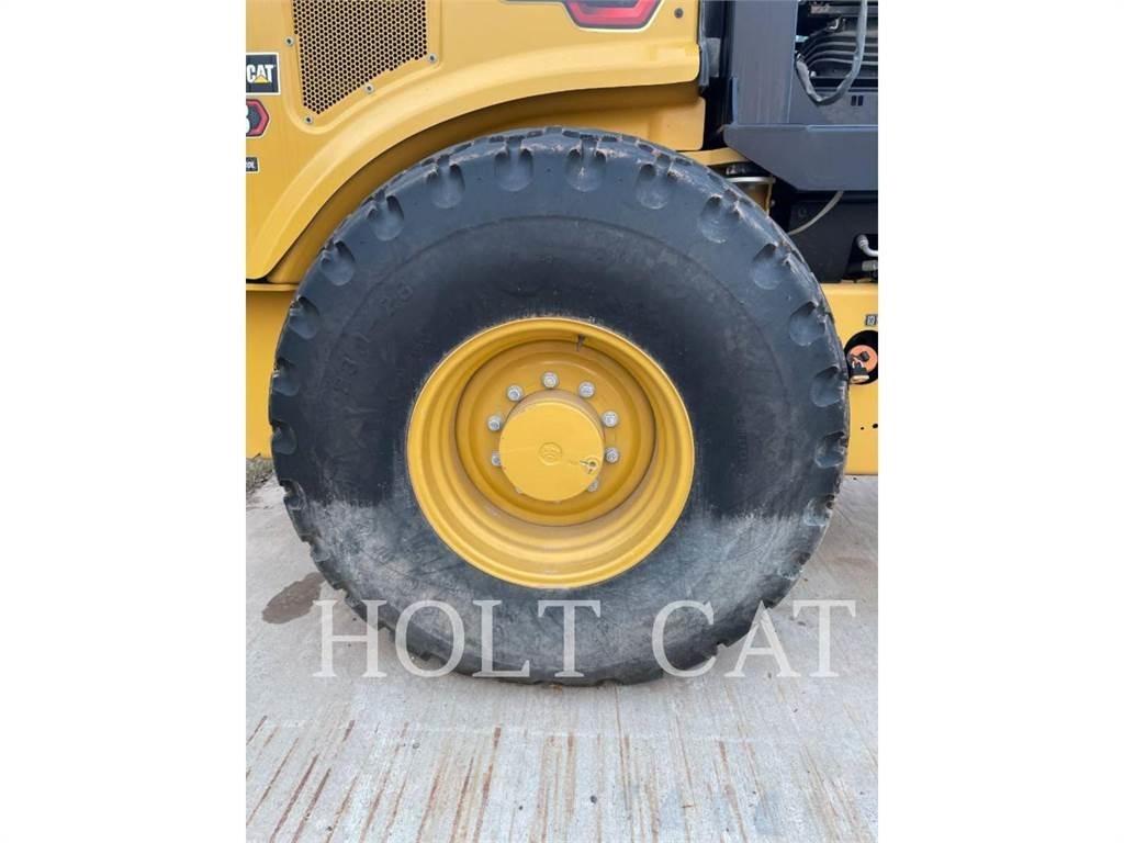 CAT CS54B Tek tamburlu silindirler