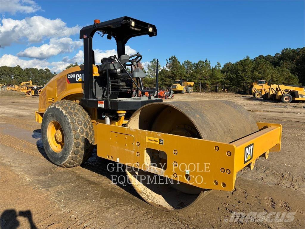 CAT CS54B Tek tamburlu silindirler